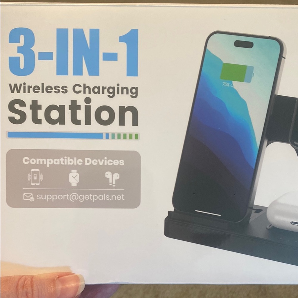 3-in-1 Wireless Charging Station - Black